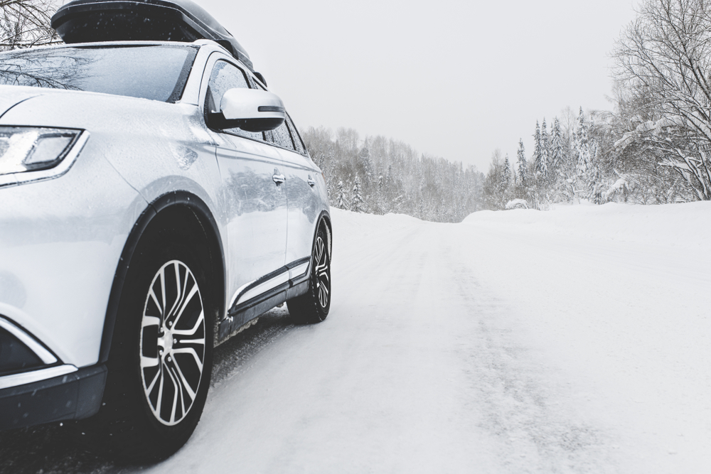 Skiurlaub: Das eigene Auto auf die Urlaubsfahrt vorbereiten