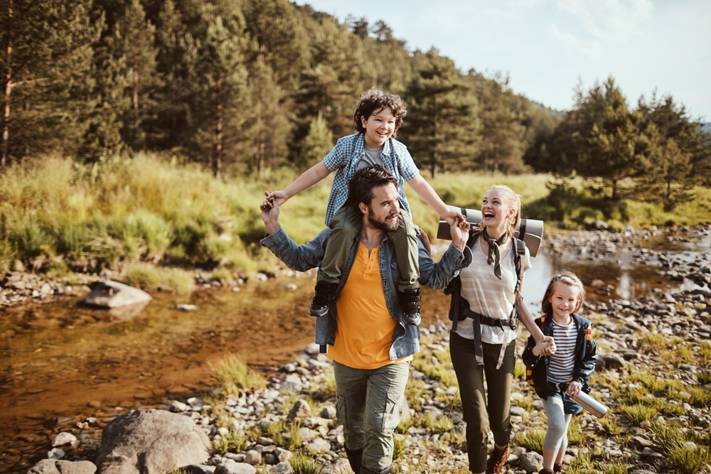 Wandern mit Kindern: Naturerlebnis für kleine Entdecker:innen